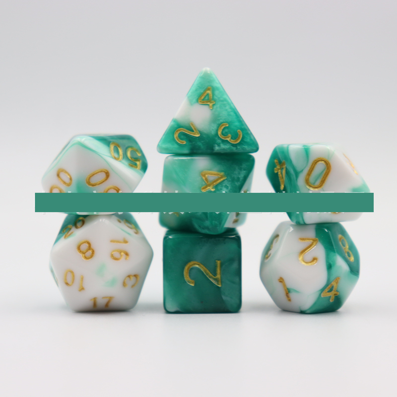 Vegyes három- és kétszínű dobókockák közvetlen gyári szállítása DND társasjátékhoz, 7 darabos csomag, 4-20 fazettás, többoldalú akril dobókocka futójátékhoz.
