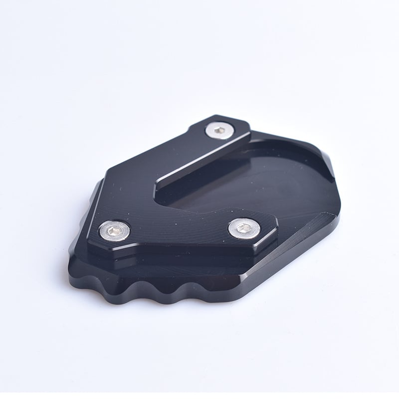 Nagyobb lábtartók, oldaltámaszok és ülések, amelyek BMW F750GS, F850GS, R1200GS és LC motorkerékpárokhoz alkalmasak.