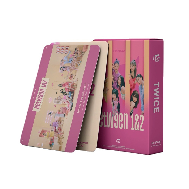 55 db TWICE albumkártya (1 és 2 között) és KPOP sztár árucikkek (LOMO kártyák) előrendelhetők külkereskedelemben.