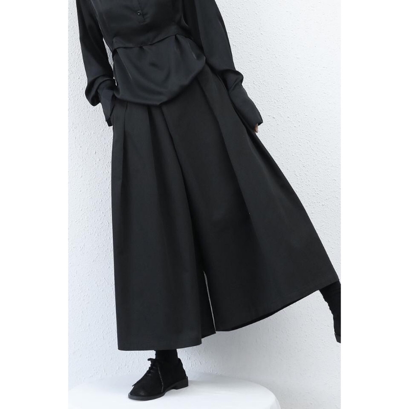 Sötét Yamamoto stílusú bő szárú rövidnadrág, bő szárú nadrág, szamuráj nadrág, közvetlen gyári értékesítés férfiaknak