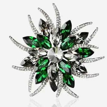 Moderne, luksuzne i elegantne broševi, korsaži, dodaci za ženske džempere i odijela, optočeni dijamantima, dostupni na veliko.