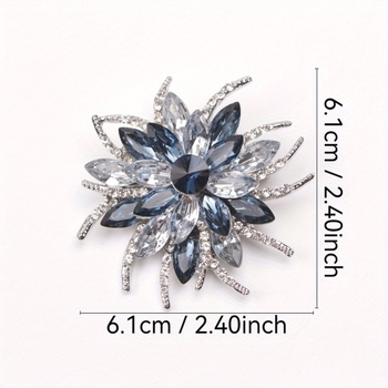 Moderne, luksuzne i elegantne broševi, korsaži, dodaci za ženske džempere i odijela, optočeni dijamantima, dostupni na veliko.