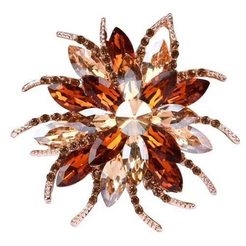 Moderne, luksuzne i elegantne broševi, korsaži, dodaci za ženske džempere i odijela, optočeni dijamantima, dostupni na veliko.