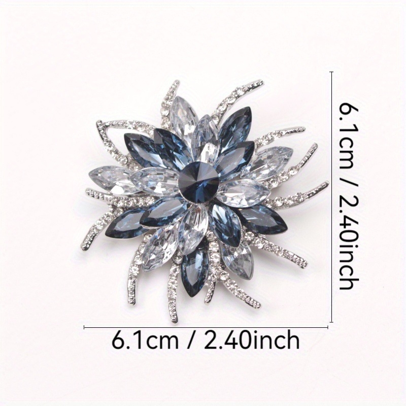 Moderne, luksuzne i elegantne broševi, korsaži, dodaci za ženske džempere i odijela, optočeni dijamantima, dostupni na veliko.