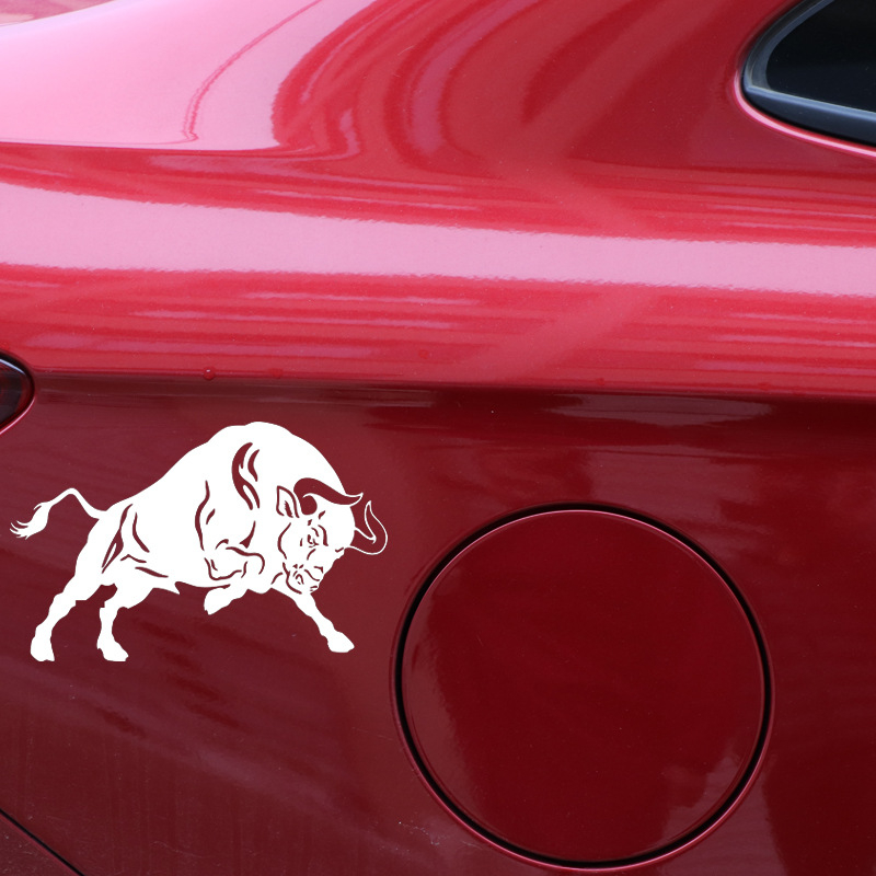 Augstas kvalitātes, smalki grebtas dzīvnieku uzlīmes eksportam, vēršu cīņu automašīnu uzlīmes, dobas, skrāpējumizturīgas dekoratīvas virsbūves uzlīmes.