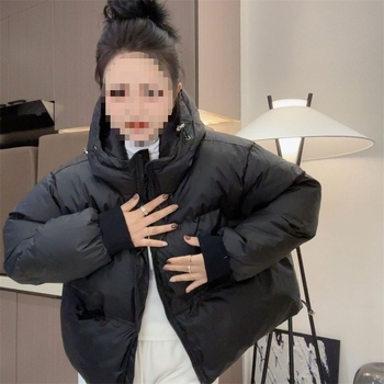 Jachetă scurtă, super elegantă, din bumbac alb, pentru femei, stil nou iarna 2025, design elegant și casual.