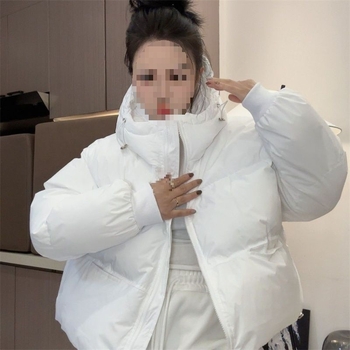 Jachetă scurtă, super elegantă, din bumbac alb, pentru femei, stil nou iarna 2025, design elegant și casual.