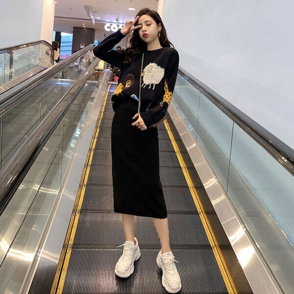 Πλεκτό γυναικείο σετ από δύο μέρη σε μαύρο χρώμα