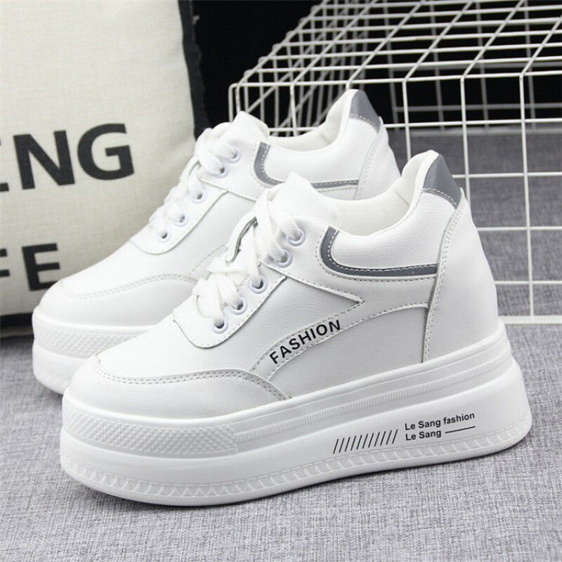 Γυναικεία sneakers με επιγραφή και πλατφόρμα 10 cm