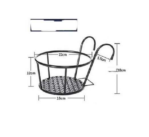 Raudkunsti rippkorvi lillepotihoidik üle rööpaaia istutusriidepuud siseõue rõdule
