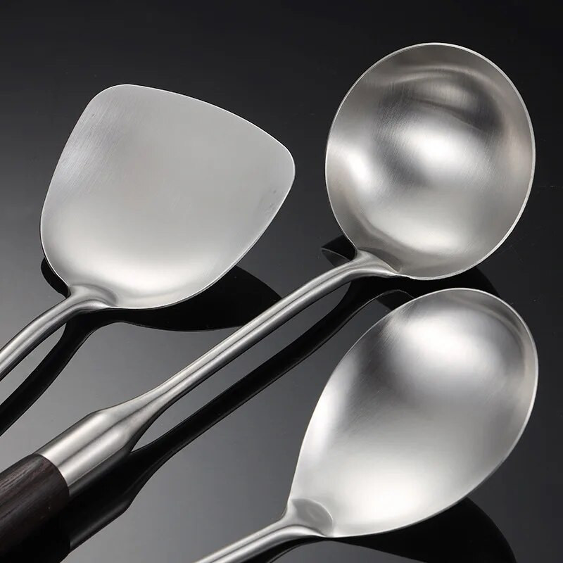 Natūralios medinės rankenos nerūdijančio plieno virtuvės reikmenų rinkiniai ryžių šaukštas kaušelis kiaurasamtis Mentele grandiklis Viso aptarnavimo maisto gaminimo įrankiai