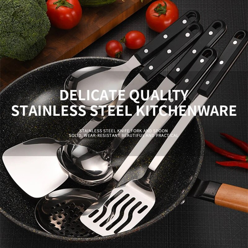 Ēdienu gatavošanas rīku komplekts ar melnu rokturi Nerūsējošā tērauda cepšanas lāpstiņa zupas karote Mājas pārtikas lāpsta Caurduris Jauni virtuves piederumi