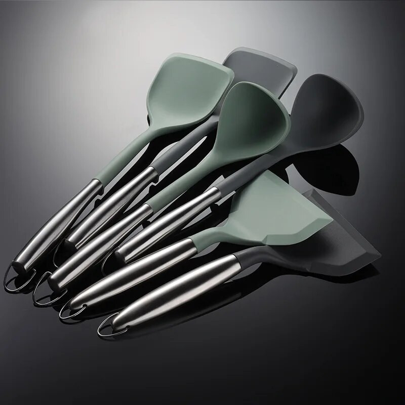 Незалепващ силиконов комплект кухненски прибори за готвене Лопатка Лъжица за супа Плоска лопата Дръжка от неръждаема стомана Кухненски инструмент за готвене