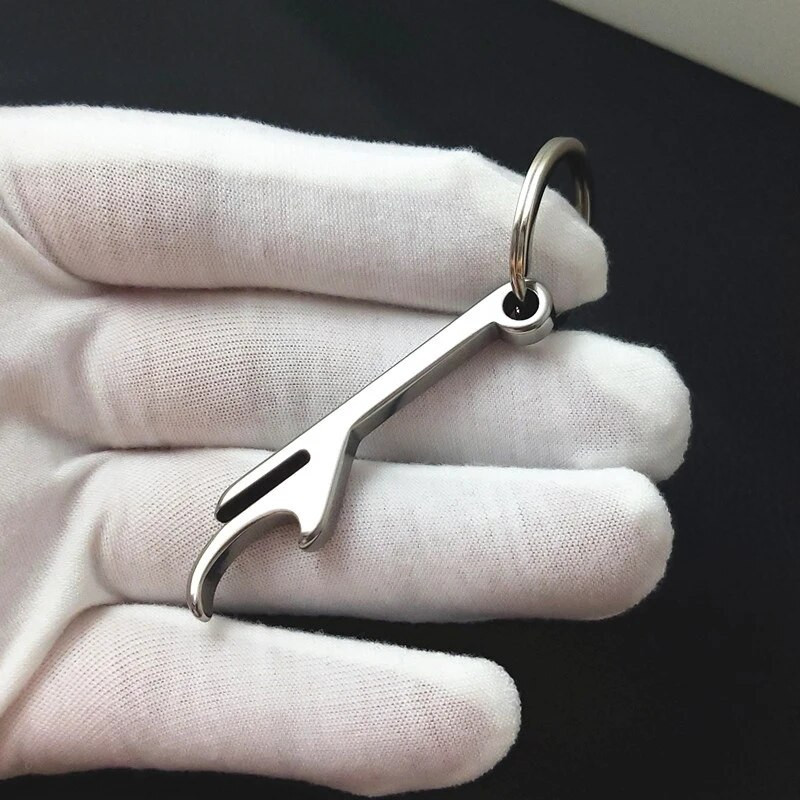 Aranyos sörösüvegnyitó kulcstartó Hordozható rozsdamentes acél kulcstartók férfiaknak Mini fém üvegnyitó konyhai kütyük Kulcstartó