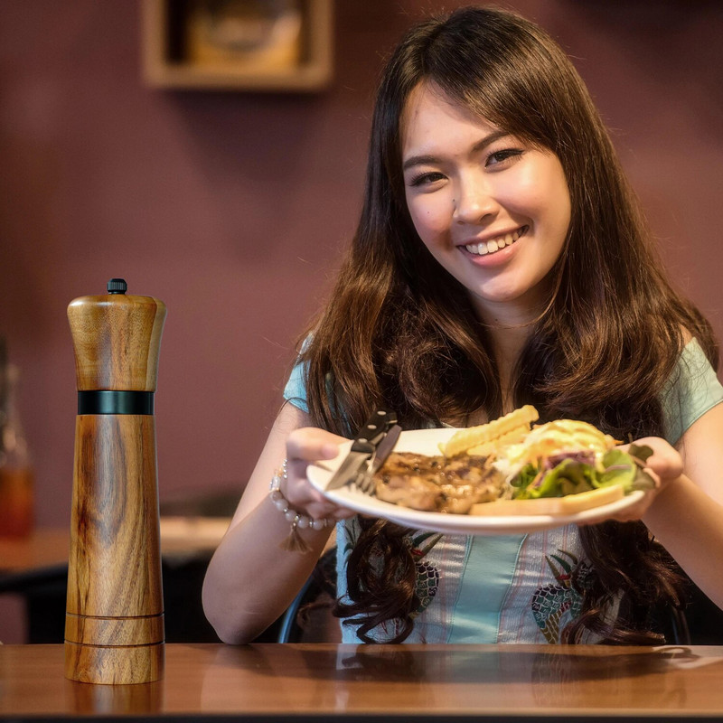 Pipraveski, 1tk puidusoola- ja pipraveski komplektid (kaasas varukeraamika ja hari), soolaloksud teie kööki