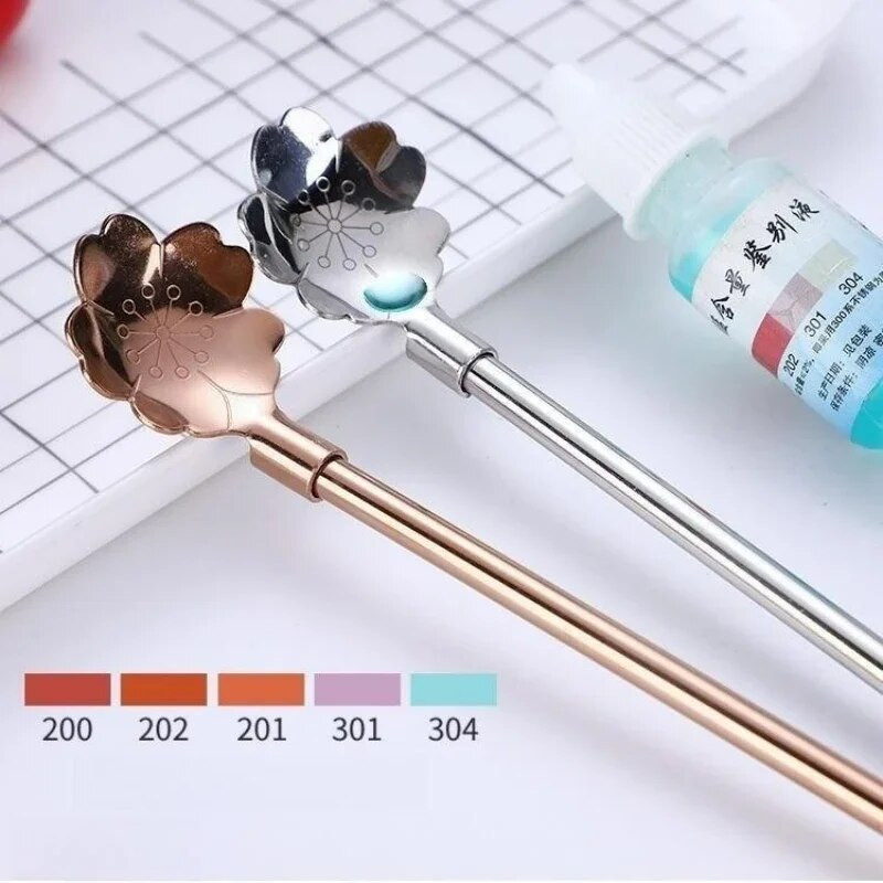 Set žlica sa slamkom od trešnjinog cvijeta 304 nehrđajući čelik Mješalica za piće za višekratnu upotrebu s četkom za čišćenje Kućna kuhinja Dodaci za bar za zabavu