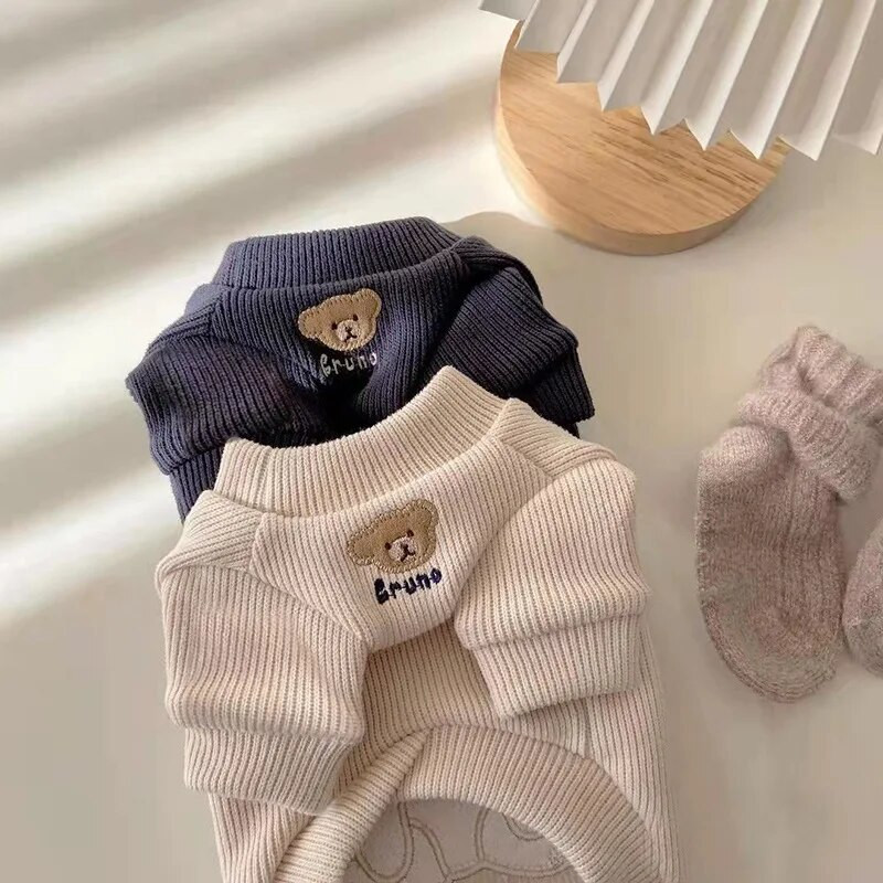 2023. gada jauns pavasara un vasaras mājdzīvnieku apģērbs, lāču raksta džemperis un ērtas kucēnu drēbes rotaļu Hiromi maziem un vidējiem suņiem