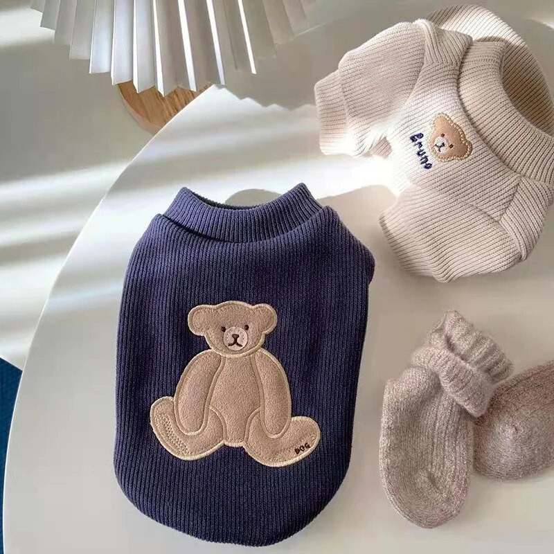 2023. gada jauns pavasara un vasaras mājdzīvnieku apģērbs, lāču raksta džemperis un ērtas kucēnu drēbes rotaļu Hiromi maziem un vidējiem suņiem