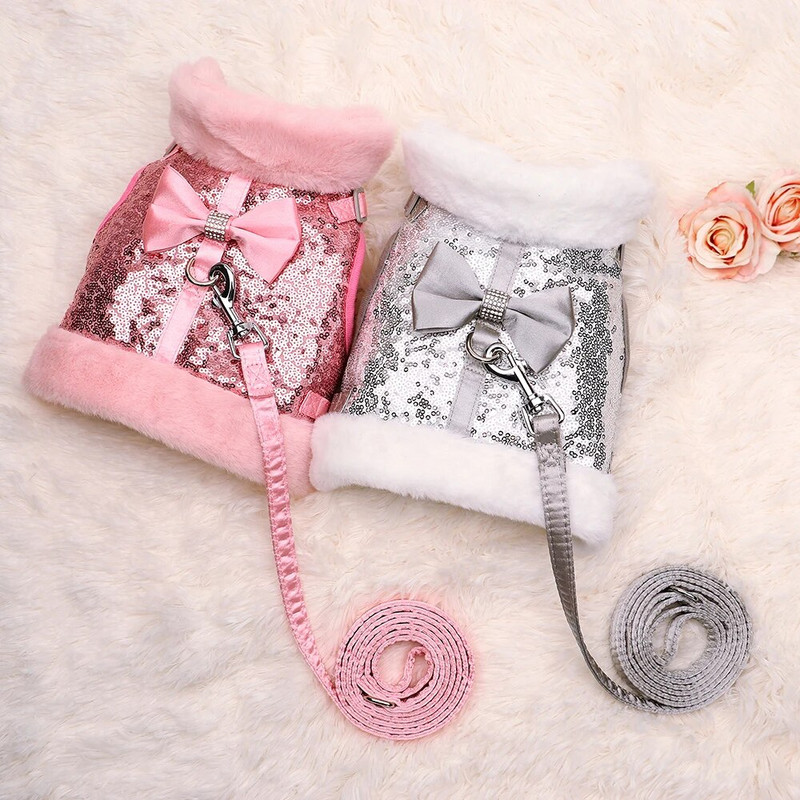 Mīkstas, siltas suņu zirglietas, mazākais komplekts Cute Bowknot kucēnu kaķu zirglietas Veste Bling sequins zirglietas 5 pēdu svins maziem un vidējiem suņiem kaķiem