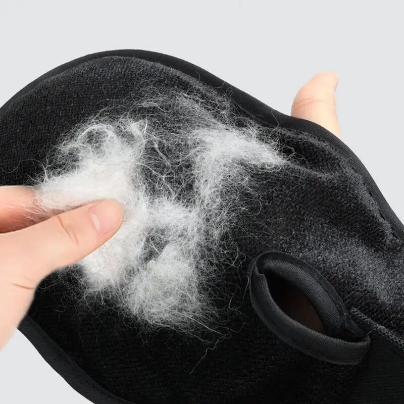 Kačių plaukų pirštinės ir naminių gyvūnėlių kailių šalinimo pirštinės Kačių šunų priežiūros pirštinių šepetys, skirtas plaukų slinkimui.