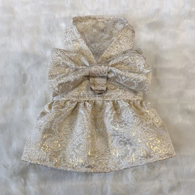 Auksinė šunų pakinktų suknelė mažiems šunims Prabangūs dizainerio rūbai šuniukui su D formos žiedu, naminių kačių apranga, pasivaikščiojimo vakarėliu ir vestuvėmis