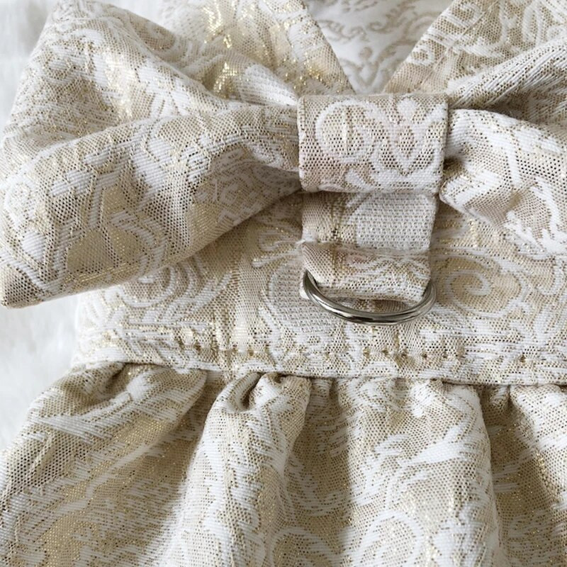 Auksinė šunų pakinktų suknelė mažiems šunims Prabangūs dizainerio rūbai šuniukui su D formos žiedu, naminių kačių apranga, pasivaikščiojimo vakarėliu ir vestuvėmis