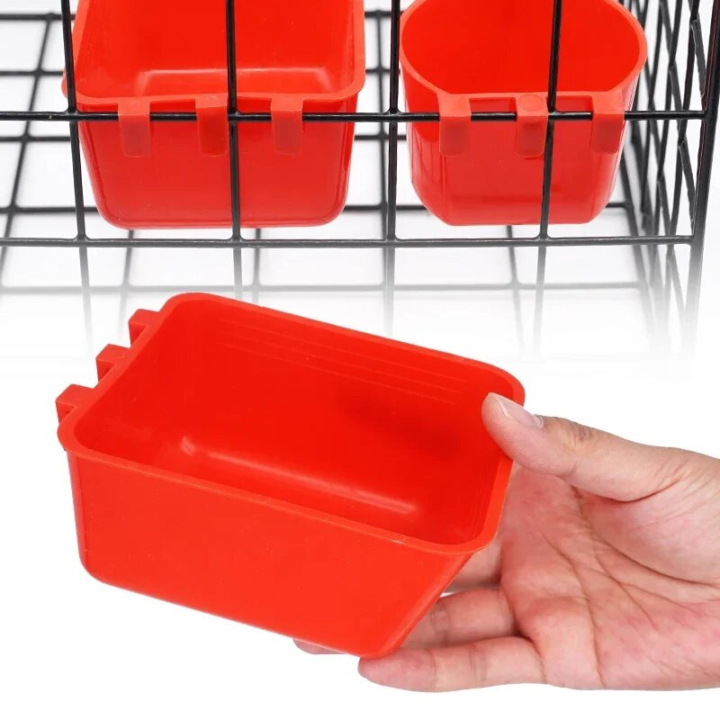 Paukščių lesyklėlė Vandens paukščių narvas Papūgos plastikiniai gertuvėliai Vandens gertuvė balandžių putpelių vištienos anties dubenėliai ir gertuvės 1 vnt