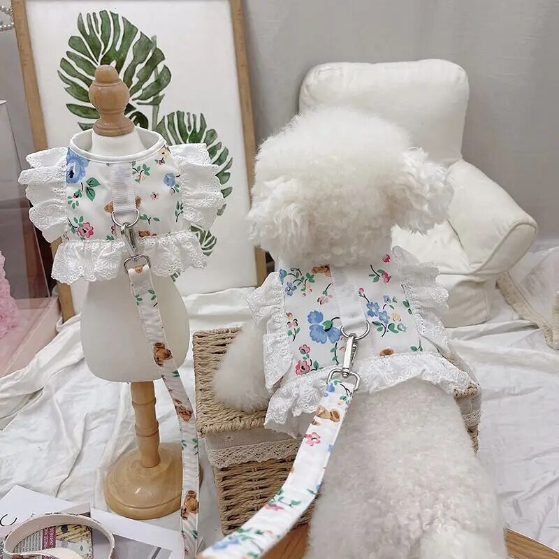 Kutya macska hám póráz készlet Állítható csipke virágos kisállat hám mellény Aranyos kiskutya kutya hercegnő ruha szoknya sétáló ólom chihuahua