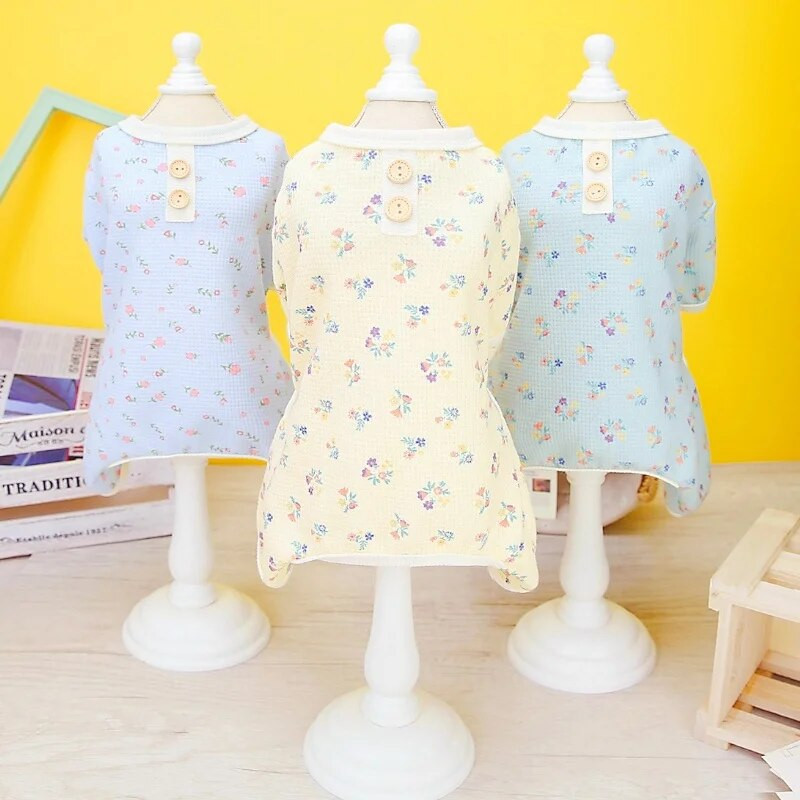 Pavasariniai šunų kombinezonai Mados spausdinti naminių šunų marškinėliai drabužiai Šilti minkšti šuniukų pižamos Mieli gėlių raštai kačių kombinezonai naminių gyvūnėlių kostiumai