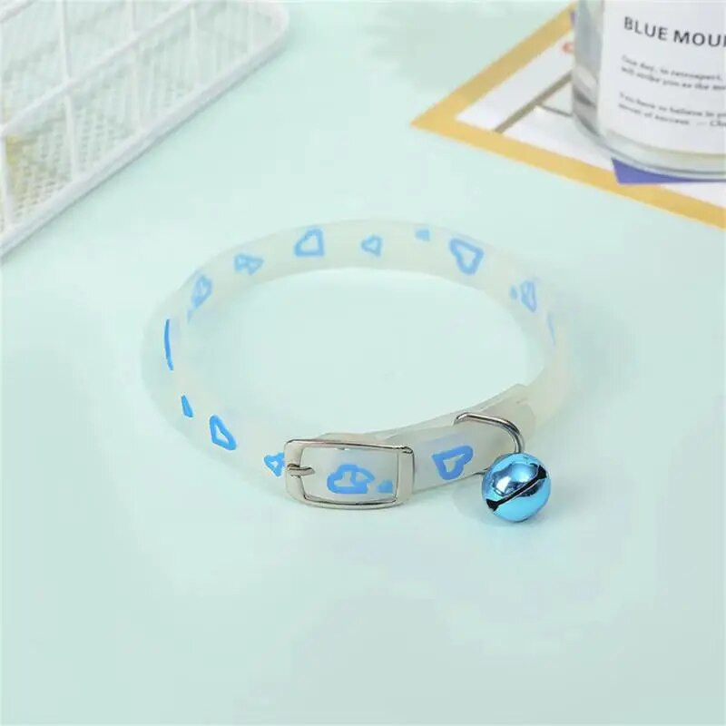 Šviečiantys kačių karoliai žėrintys maži šunys kačių antkakliai nuo praradimo fluorescencinis silikoninis kačių varpelio antkaklis kaklo žiedas naminių kačių priedai