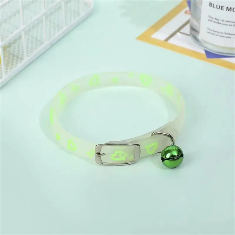 Šviečiantys kačių karoliai žėrintys maži šunys kačių antkakliai nuo praradimo fluorescencinis silikoninis kačių varpelio antkaklis kaklo žiedas naminių kačių priedai