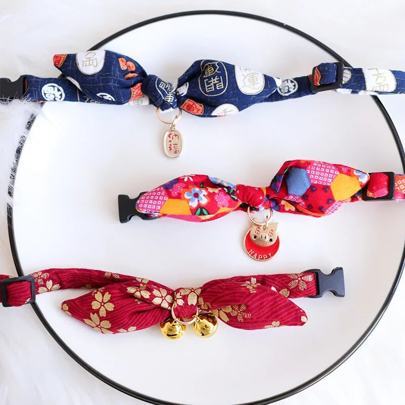 Kačių antkaklis Triušio ausų apykaklės varpelio karoliai Reguliuojamas japoniškas peteliškės kačių apykaklės papuošalai gimtadienio dovanos kačiuko priedai