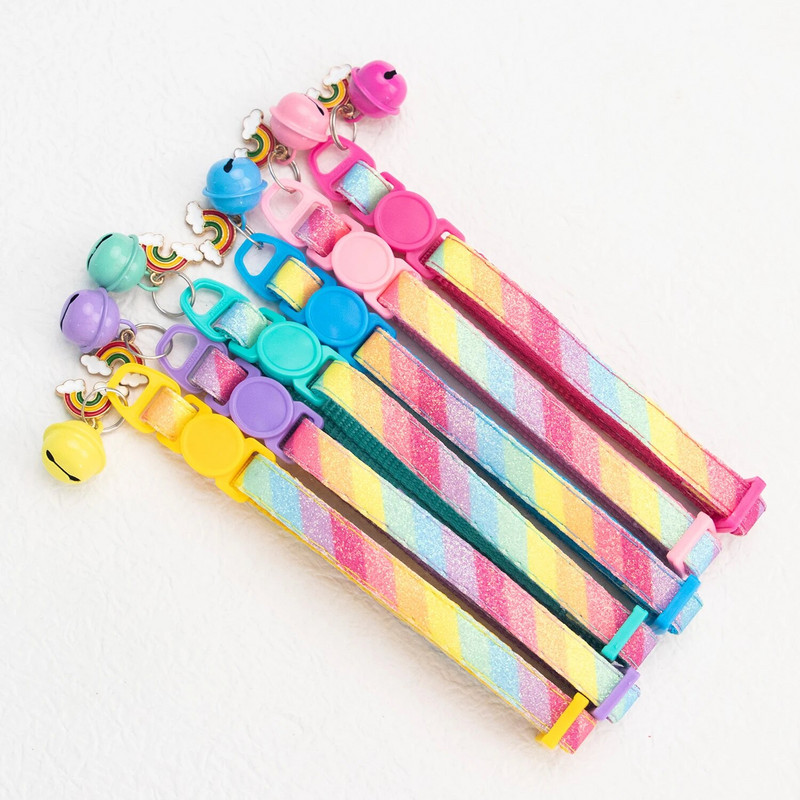 Antkaklis augintiniui su varpeliu Animacinis vaivorykštinis spalvingas šuo šuniukas katės priedai kačiuko antkaklis Reguliuojamas varpelio žiedas karoliai augintinis