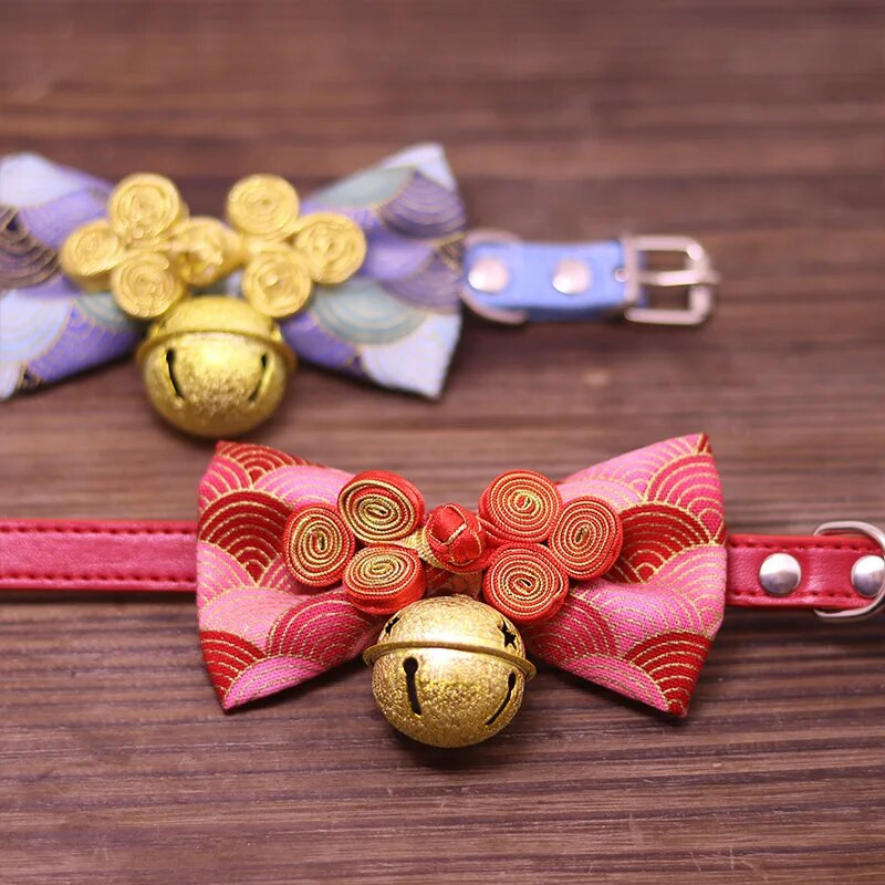 Naminių gyvūnėlių peteliškė su varpeliu kačių šunų antkakliai, odiniai spausdinti lanko mazgai, reguliuojama apykaklė Gato peteliškė mažų ir vidutinių šunų kačių priedams