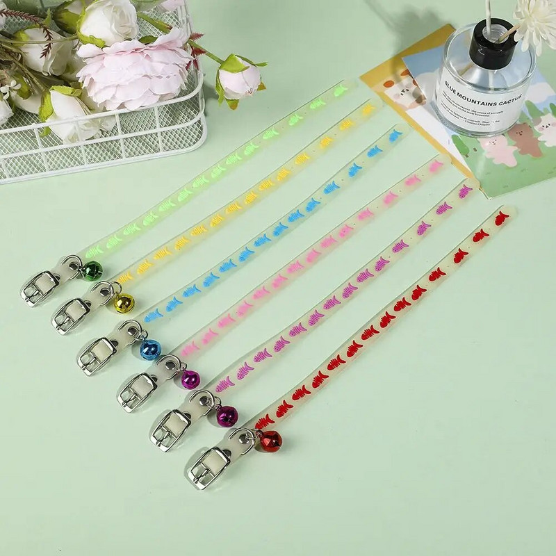 Šviečiantys kačių karoliai žėrintys maži šunys kačių antkakliai nuo praradimo fluorescencinis silikoninis kačių varpelio antkaklis kačių kačių priedai