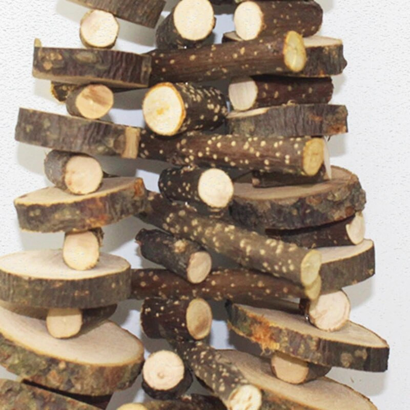 1Pcs Bunny Chewing Toy Естествен дървен смилащ заек Висяща играчка Хамстер Дървена играчка Хамстер Заек Чинчила Играчки за смилане на зъби