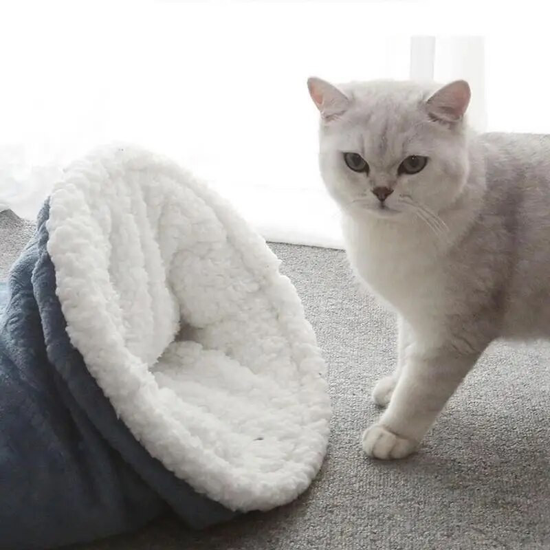 Ново котешко легло Мек плюшен топъл спален чувал за котки Deep Sleep Cave Winter Removable Pet House Bed For Cats Puppy Kitten Nest Cushion