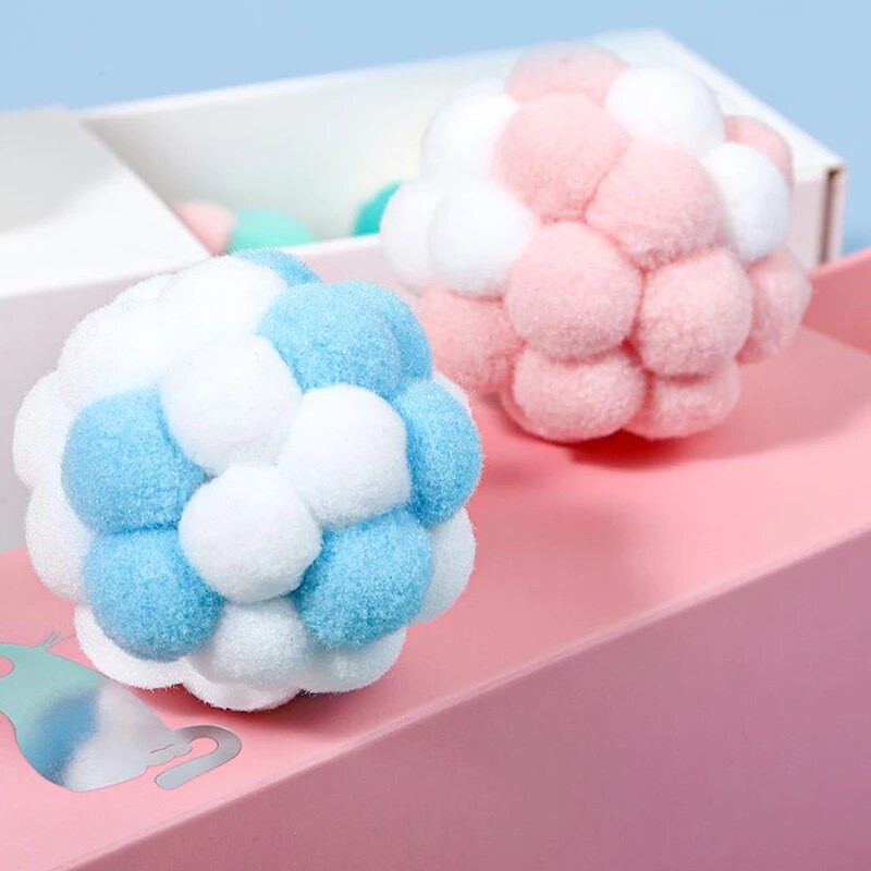 Macska nyikorgó labdajáték Kutyajáték Gyapjúcsengő ugrató macskajáték Színes interaktív játék ajándékdoboz, amely kisállatkellékeket, macskatartozékokat tartalmaz