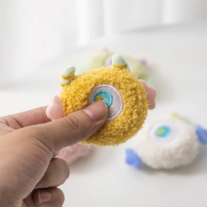 Vicces macskák játék nyikorgó aranyos plüss macska játékszerek interaktív cica mini fogcsikorgatás rágójáték kisállat kiegészítők