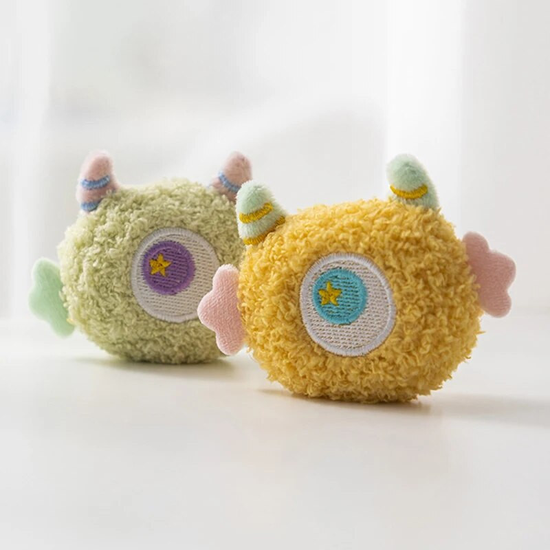 Vicces macskák játék nyikorgó aranyos plüss macska játékszerek interaktív cica mini fogcsikorgatás rágójáték kisállat kiegészítők