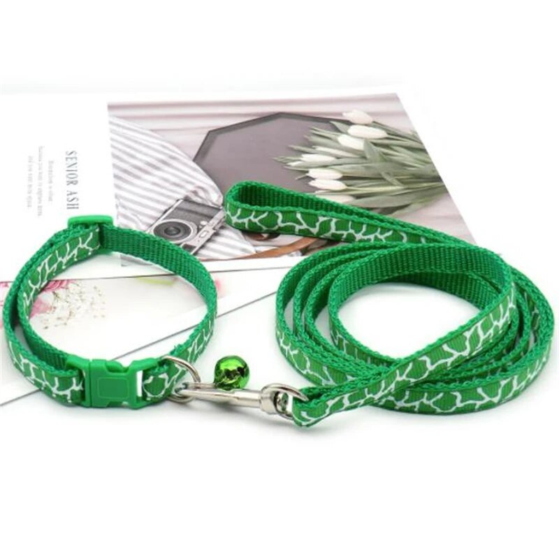 Divat kisállat nyakörv vontatási kötél hibás minta aranyos csengő állítható nyakörvek kutya macska kölyök cica DIY kisállat kiegészítők