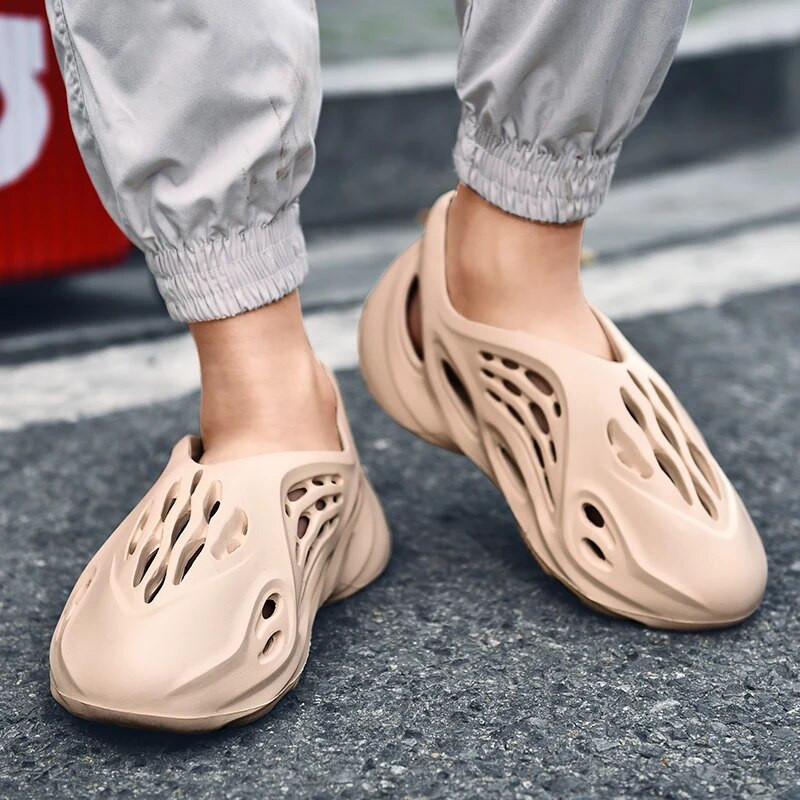 Nyári Férfi Szandálok Világos EVA Férfi Alkalmi Cipők Lyukas cipők Fapapucsok Szerelmesek Otthoni Kert Kültéri Férfi Strand Lapos Papucs Nagy méret