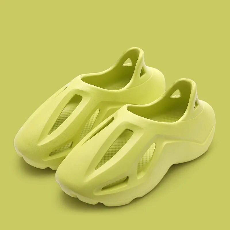 Új EVA női férfi szandál pár puha üreges kerti cipő tervező lyukas papucs tornacipő strand vízi cipő csúszó habfutó