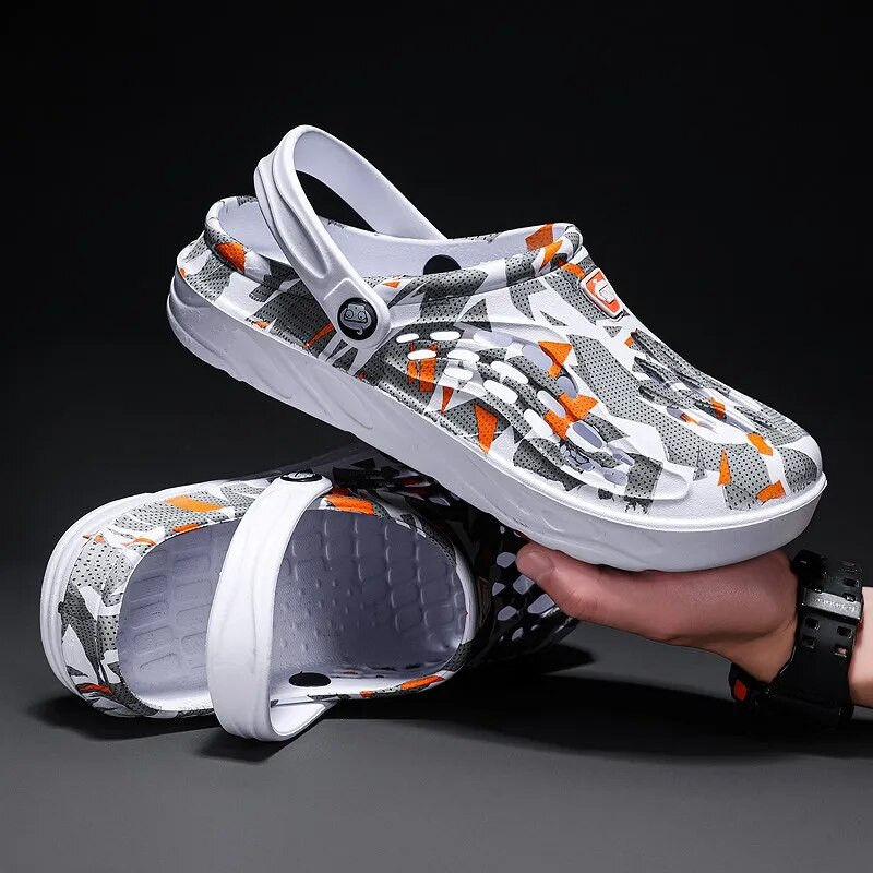 Klasszikus Hole Cipők Férfi Szabadtéri Strandszandálok Csúszásmentes Otthoni Kerti Cipők Baotou Papucsok Könnyű pár női papucsok