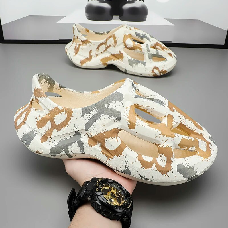 Uniszex Strandszandálok EVA Női Férfi Üreges Kerti Cipők Nyakkendővel festett Designer Lyukas Papucsok Cipők Vízicipők Slip on Foam Runner