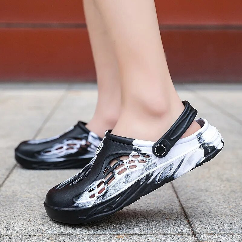 Férfi szandálok 2023 nyár EVA új nagy méretű férfi klumpák könnyű strandpapucsok légáteresztő férfi tornacipők szandálok kerti klumpák