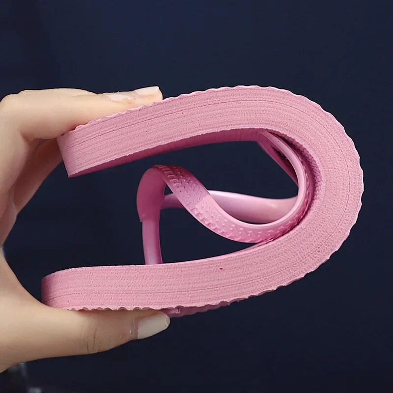 Vienkāršas vienkrāsainas ērtas čības vasaras sievietēm korejiešu modes ikdienišķas neslīdošas pāris čības, elpojošas pludmales