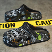 Papucs Férfi nyár 2023 Új csúszásmentes beltéri otthoni divat Vízálló férfi cipők vastag talpú papucs férfi szandál