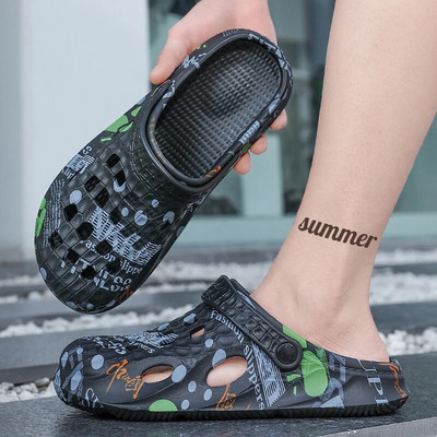 Papucs Férfi nyár 2023 Új csúszásmentes beltéri otthoni divat Vízálló férfi cipők vastag talpú papucs férfi szandál