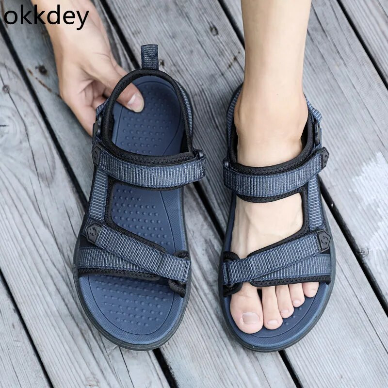Fő lapos alkalmi férfi szandálok Légáteresztő Kényelmes Divatos Minden meccs Könnyű kopásálló Strandszandál Tavaszi nyár